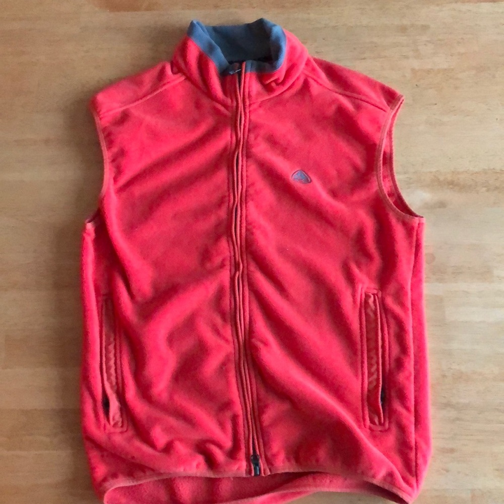 NIKE ACG vest